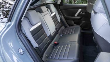 Citroen C4 facelift rear seats