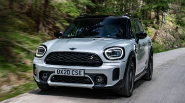 Facelifted 2020 MINI Countryman Cooper SE - front dynamic