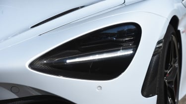 McLaren 720S coupe - headlight close
