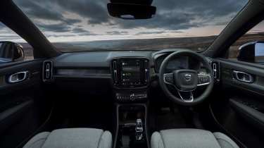 Volvo XC40/EX40 front seats