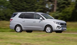 2018 SsangYong Turismo side