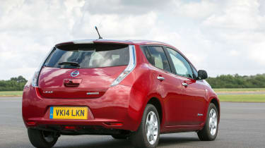 Cold weather, motorway driving and using the air-conditioning can reduce the Leaf&#039;s potential range
