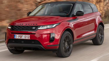 Range Rover Evoque 2019 front quarter tracking