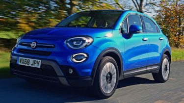 Fiat 500X driving