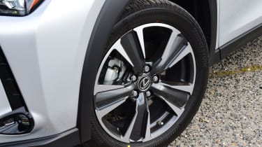 Lexus UX wheel