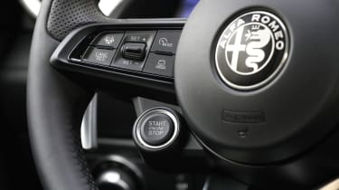 Alfa Romeo Tonale steering wheel buttons