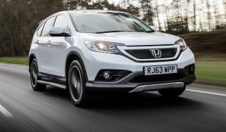 Honda CR-V SUV 2014 White Edition front tracking