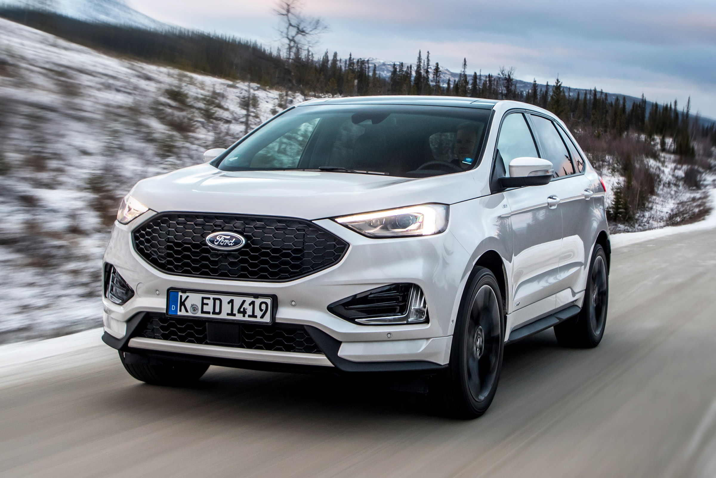 Ford Edge SUV 2019 review gallery | Carbuyer