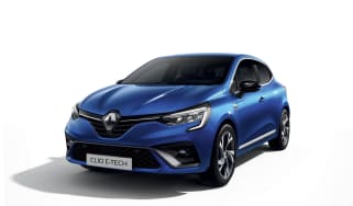 2020 Renault Clio E-Tech - Front 3/4 view