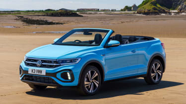 Volkswagen T-Roc Cabriolet front 3/4 static roof down