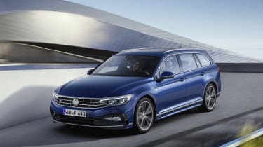2019 Volkswagen Passat front driving