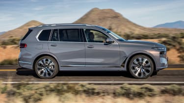 BMW X7 facelift driving - right side