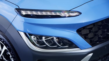 2020 Hyundai Kona - Front headlight, bumper and daytime running light