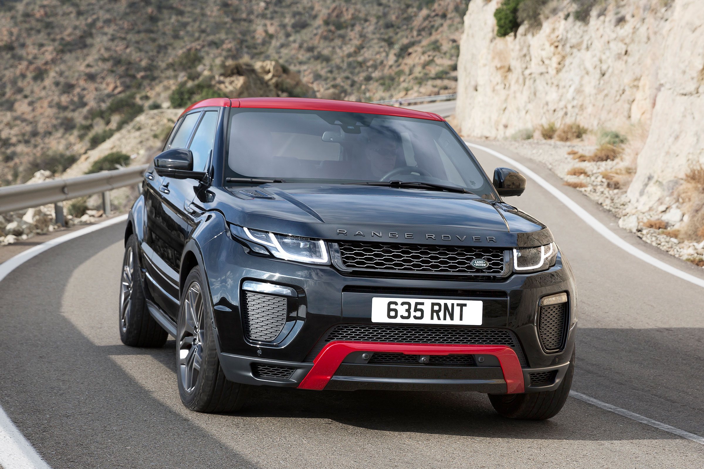 Range Rover Evoque Puts Accent on Technology for 2024