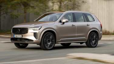 Volvo XC90 front quarter dynamic