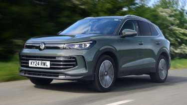 Volkswagen Tiguan front quarter cruising