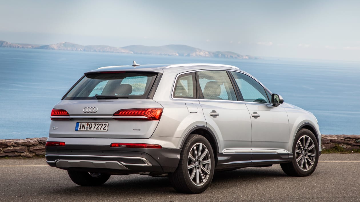 Audi Q7 SUV Practicality & boot space 2020 review Carbuyer