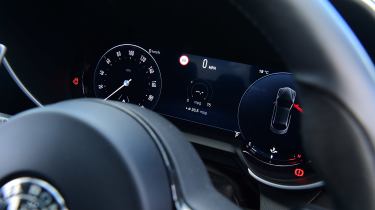 Alfa Romeo Giulia Quadrifoglio driver&#039;s display