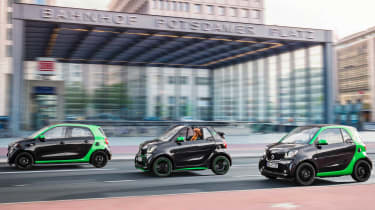 Electric versions of the Smart ForTwo, Smart ForTwo Cabrio and Smart ForFour will have a 100-mile range