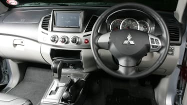 Mitsubishi L200 interior
