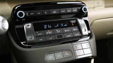 Hyundai Inster dash centre