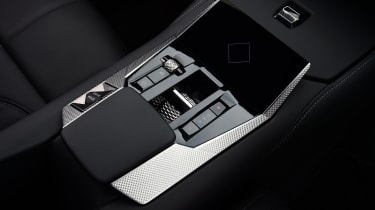DS 4 hatchback UK centre console