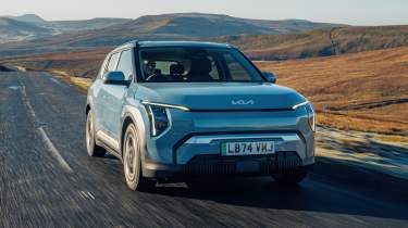 Kia EV3 front quarter driving