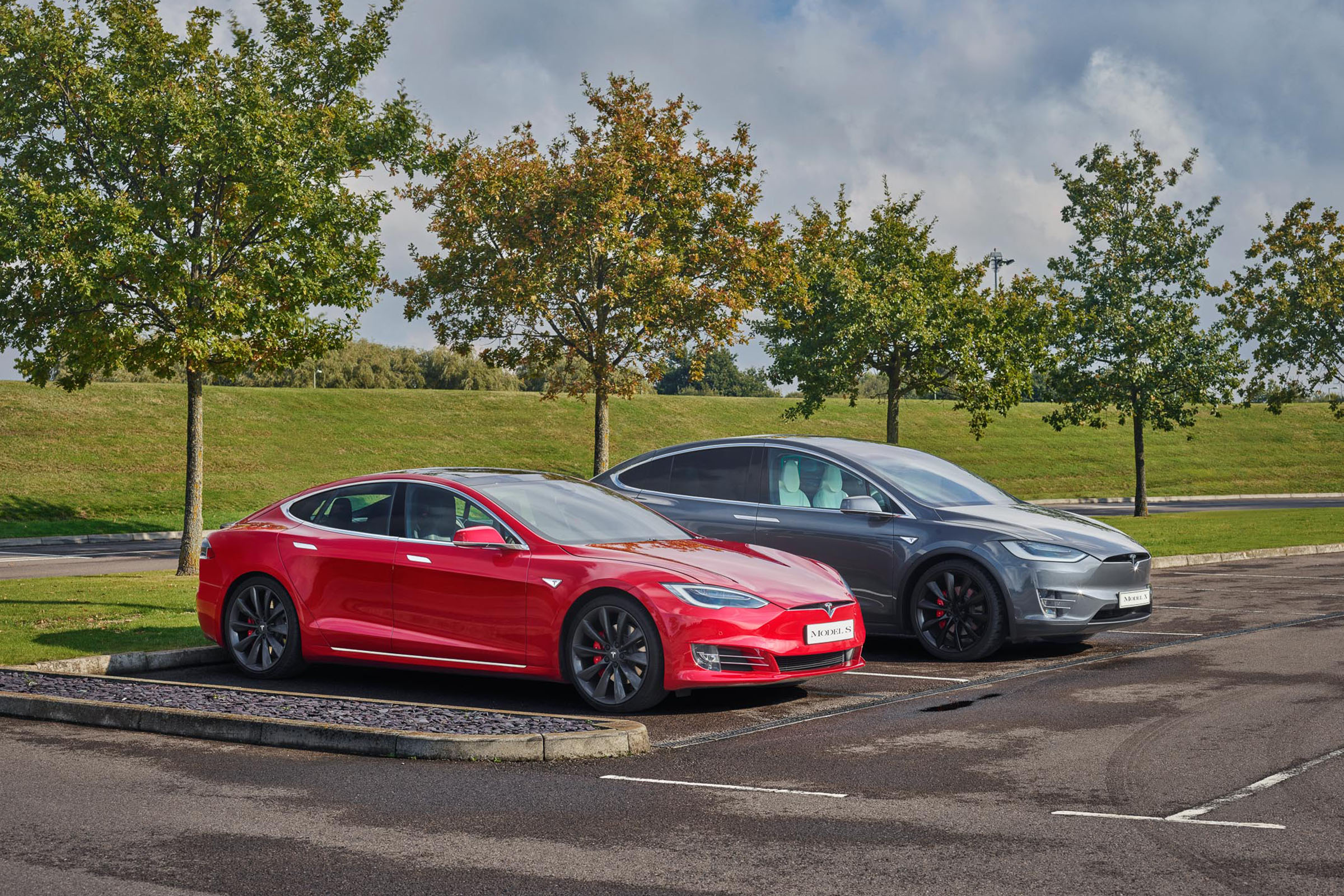 Tesla Offers Free Unlimited Supercharger Access | Carbuyer