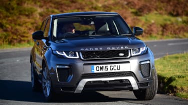 Range Rover Evoque Mk1 driving