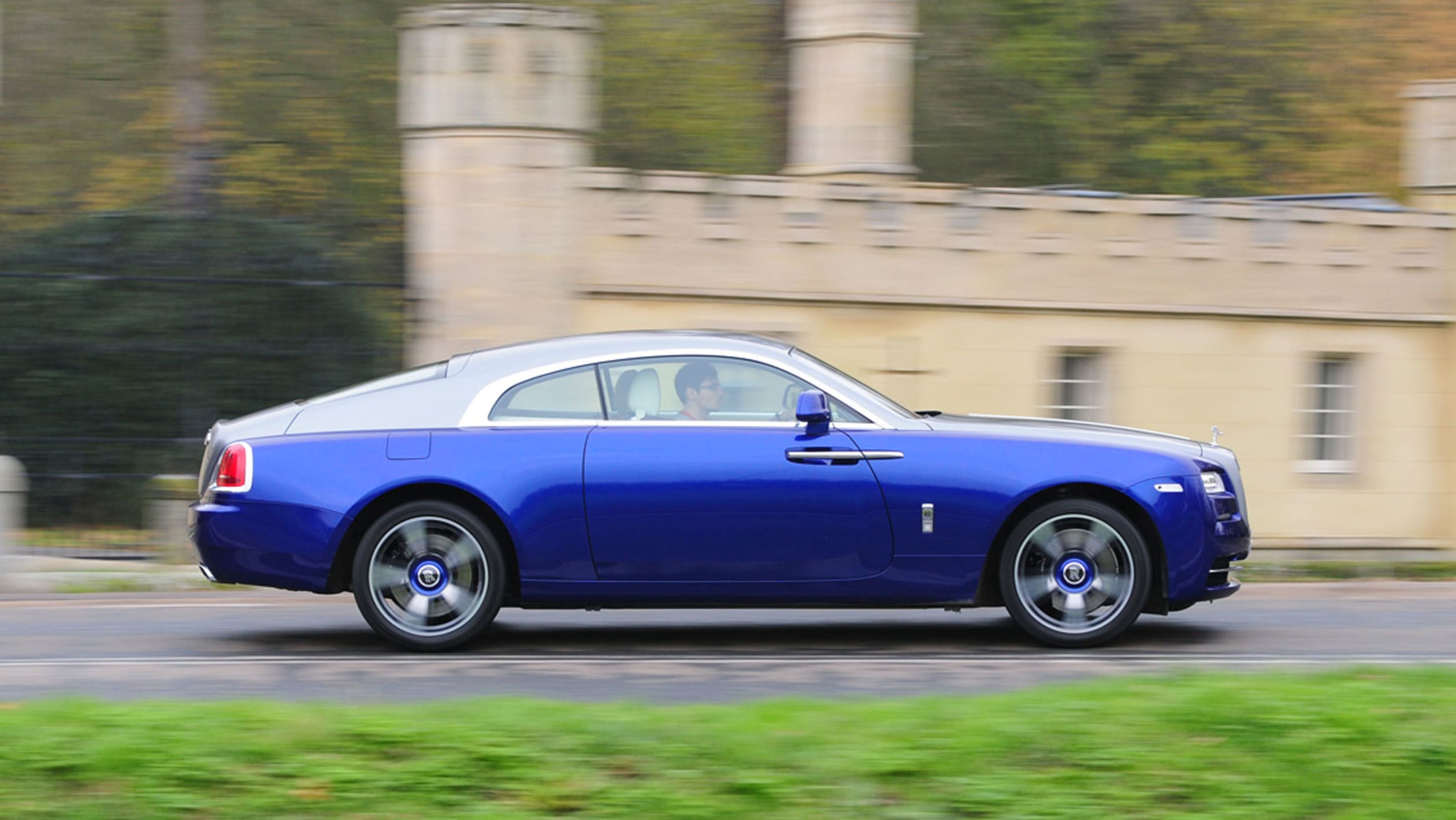 Rolls-Royce Wraith coupe 2017 pictures | Carbuyer