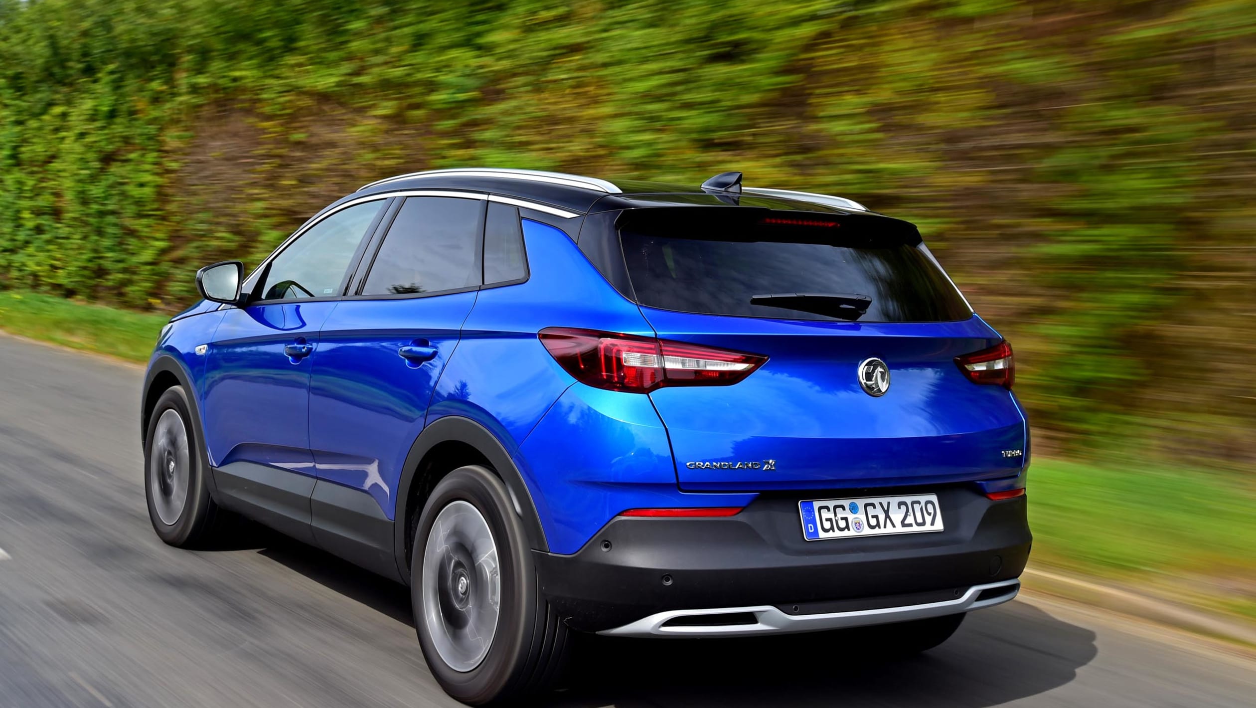 Vauxhall Grandland X review gallery Carbuyer