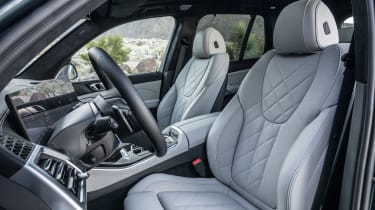 2023 BMW X5 - seats