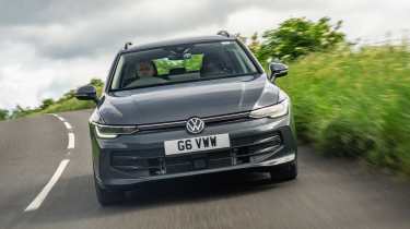 Volkswagen Golf Estate front driving