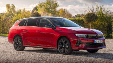 Vauxhall Astra Sports Tourer Electric static front-quarter view
