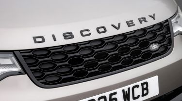 Land Rover Discovery SUV grille