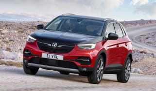 Vauxhall Grandland X Hybrid4 - front static