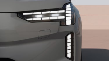 2024 Volvo EX90 - headlights