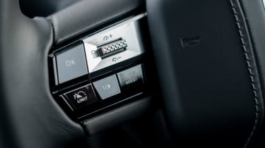 DS 3 E-Tense steering wheel controls