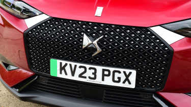 DS 3 E-Tense closeup front