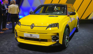 Renault 5 revealed 13