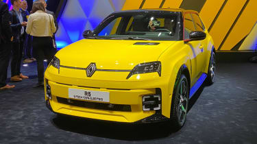 Renault 5 revealed 13