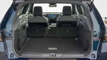 Vauxhall Grandland UK boot seats down