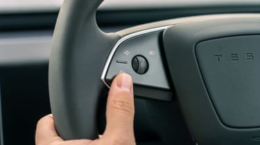 Tesla Model 3 facelift steering wheel controls