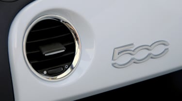 2008 Fiat 500 dashboard detail