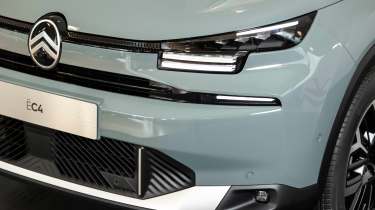 Citroen e-C4 headlight