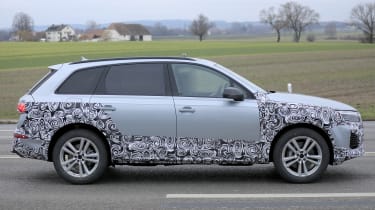 Audi Q7 facelift - side