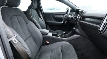 Volvo C40 Recharge 2023 front seats