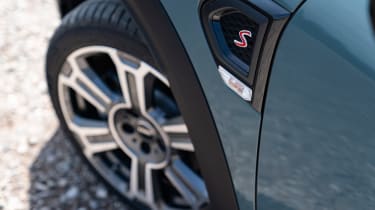 Facelifted 2020 MINI Countryman Cooper S - alloy wheels