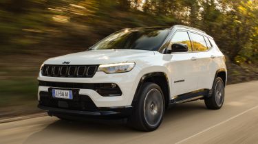 Jeep Compass tracking front quarter