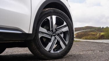 Kia Sorento SUV alloy wheels